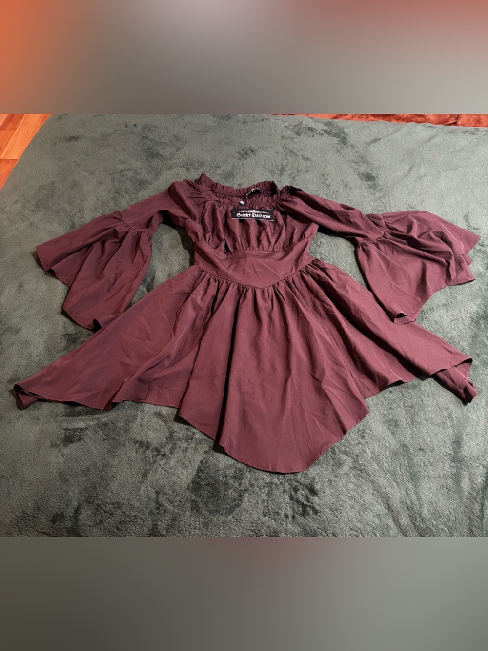 NWT S Scarlet Darkness Brown Gothic Oktoberfest off shoulder Renaissance Dress